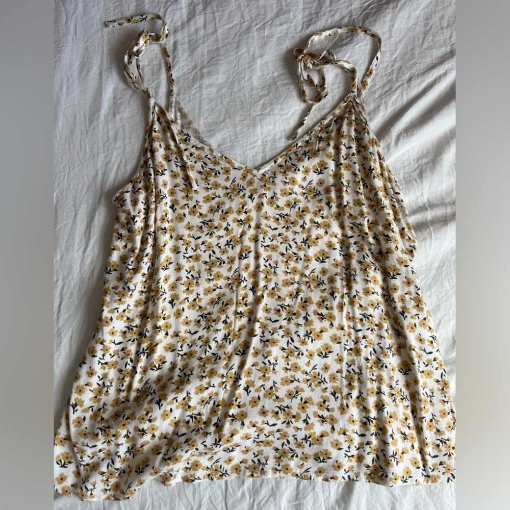 Abercrombie floral tank top. Size Medium.